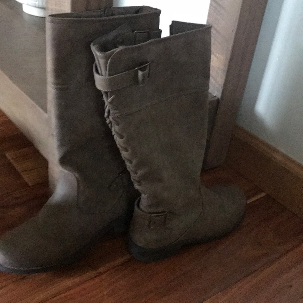 Girls size 5 boots